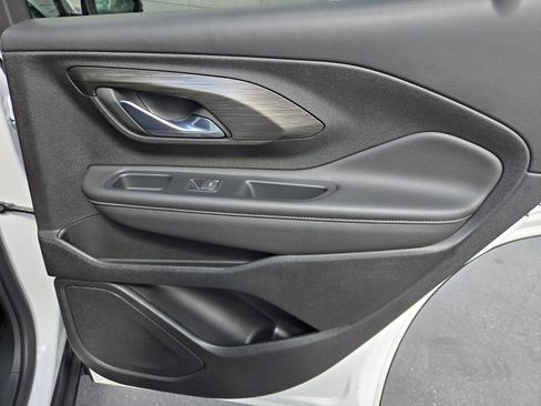 Used 2023 GMC Terrain SLE w/ Driver Convenience Package image 27