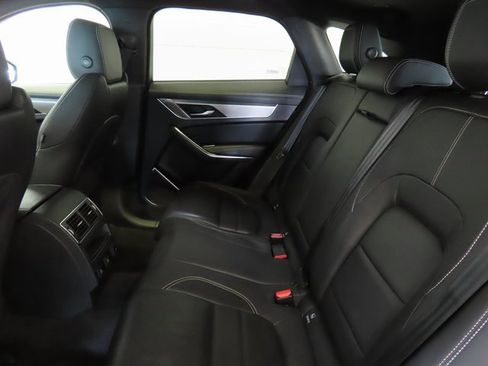 Used 2024 Jaguar F-PACE R-Dynamic S image 37