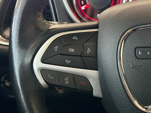 Used 2016 Dodge Challenger R/T RWD image 28