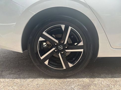 Used 2025 Nissan Sentra SV FWD image 23