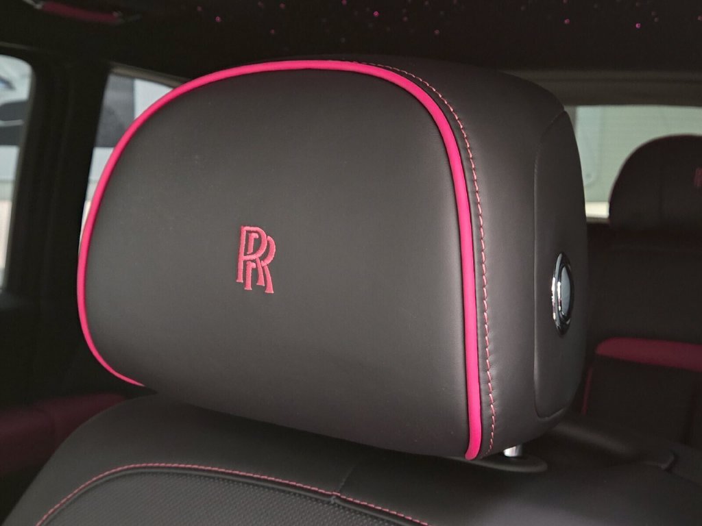 Certified 2026 Rolls-Royce Cullinan Black Badge AWD/4WD image 30