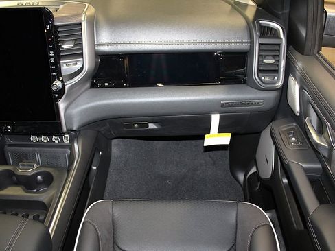 New 2026 RAM 1500 Laramie AWD/4WD image 36