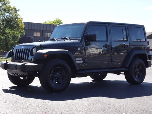 Used 2017 Jeep Wrangler Unlimited Sport w/ Max Tow Package AWD/4WD image 11