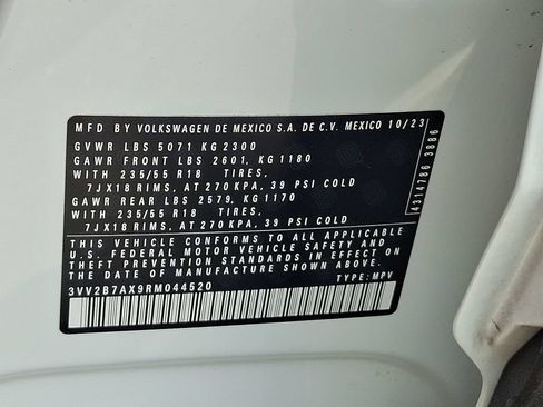 Used 2024 Volkswagen Tiguan SE AWD/4WD image 27