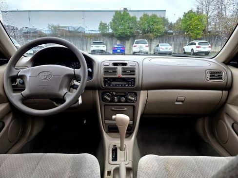 Used 2000 Toyota Corolla CE image 10