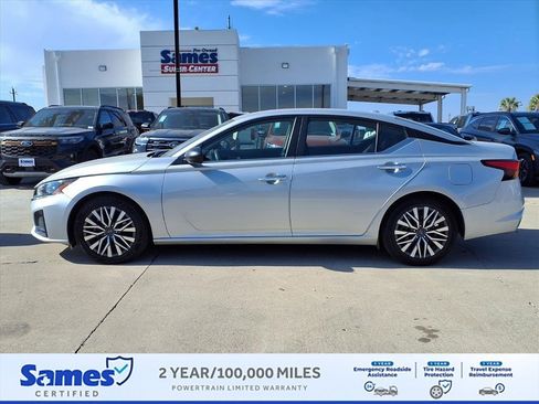 Used 2024 Nissan Altima 2.5 SV image 4