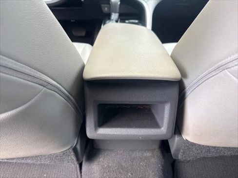 Used 2018 Toyota Camry SE w/ Moonroof Package image 23