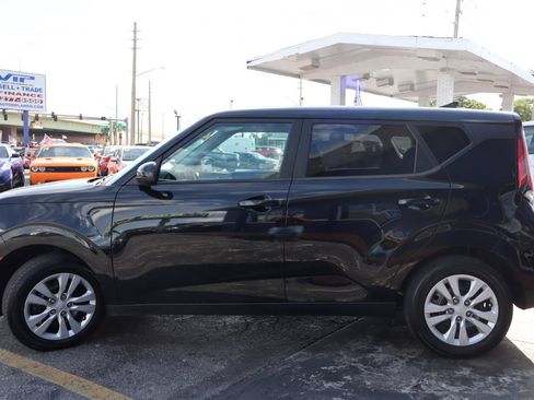 Used 2023 Kia Soul LX FWD image 5