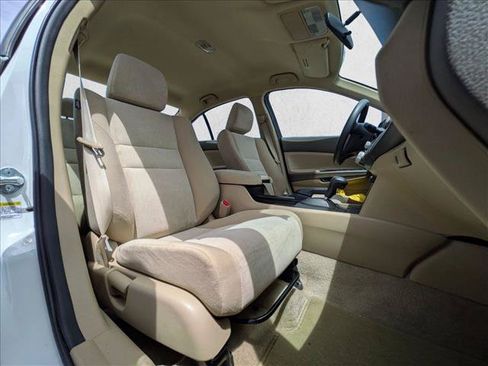 Used 2010 Honda Accord LX-P image 17