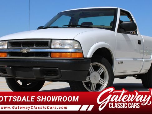 Used 1998 Chevrolet S10 Pickup 2WD Regular Cab image 1