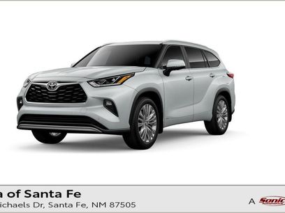 New 2026 Toyota Highlander Platinum