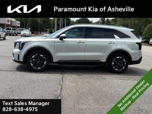 New 2026 Kia Sorento S w/ S Panoramic Sunroof Package FWD image 3