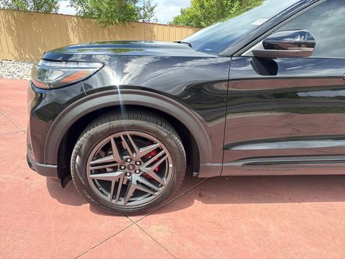 Used 2025 Ford Explorer ST AWD/4WD image 36