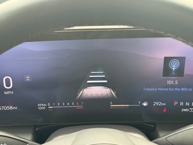 Used 2025 Buick Enclave Preferred AWD/4WD image 29