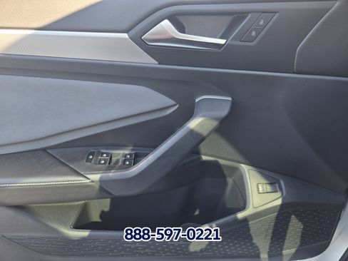 New 2026 Volkswagen Jetta SE FWD image 21