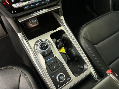 Used 2020 Ford Explorer XLT w/ Equipment Group 202A image 20