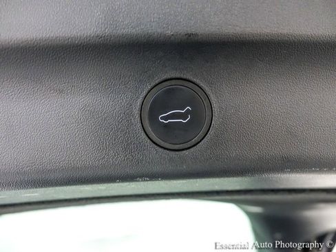 Used 2024 Tesla Model Y Long Range image 39