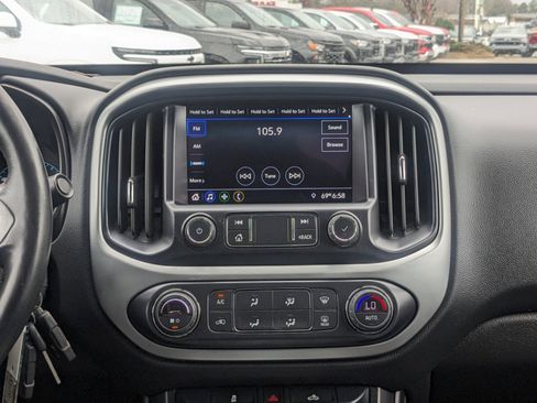 Used 2022 Chevrolet Colorado LT w/ Luxury Package image 18