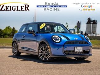 Used 2025 MINI Cooper 2-Door Hardtop FWD video 1
