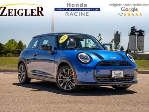 Used 2025 MINI Cooper 2-Door Hardtop FWD image 1