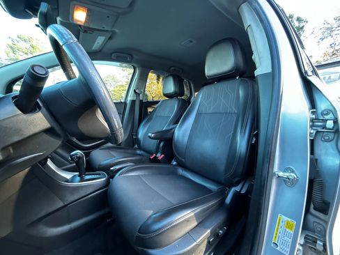 Used 2018 Chevrolet Trax LT w/ LT Convenience Package image 21