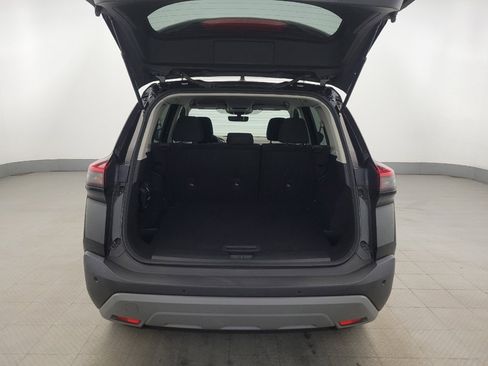 Used 2023 Nissan Rogue S image 29