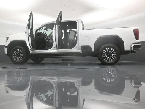 Used 2024 GMC Sierra 2500 Denali w/ Denali Reserve Package AWD/4WD image 65