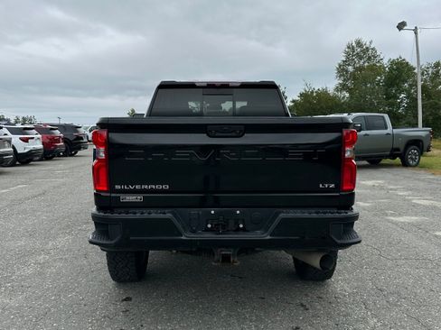 Used 2024 Chevrolet Silverado 2500 LTZ w/ LTZ Plus Package AWD/4WD image 4