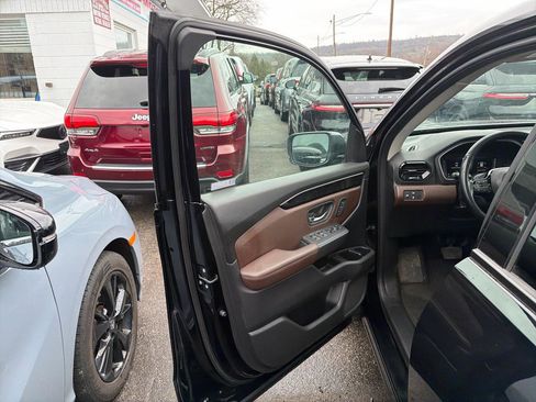 Used 2023 Honda Pilot Elite image 13