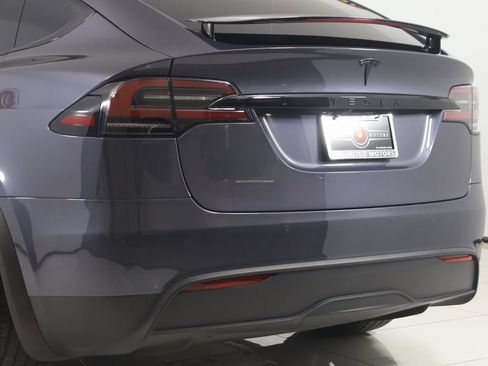 Used 2022 Tesla Model X image 29
