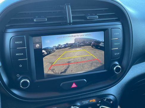 Used 2025 Kia Soul LX w/ LX Technology Package image 17