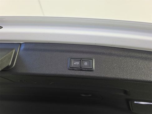 Used 2020 Audi Q3 2.0T Premium Plus w/ Premium Plus Package image 35