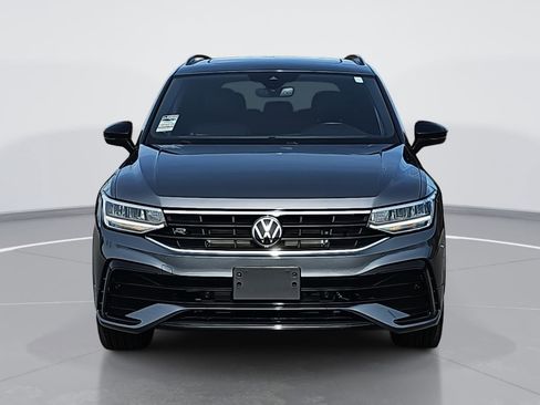 Used 2024 Volkswagen Tiguan SE R-Line image 8