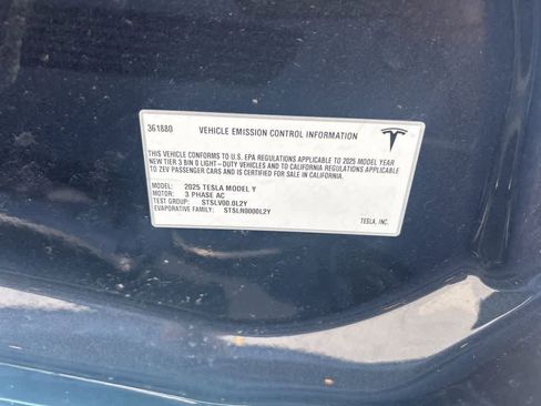 Used 2025 Tesla Model Y Long Range image 9