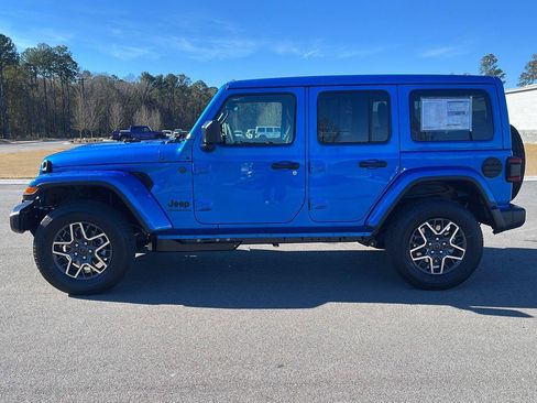 New 2026 Jeep Wrangler Unlimited Sahara AWD/4WD image 4