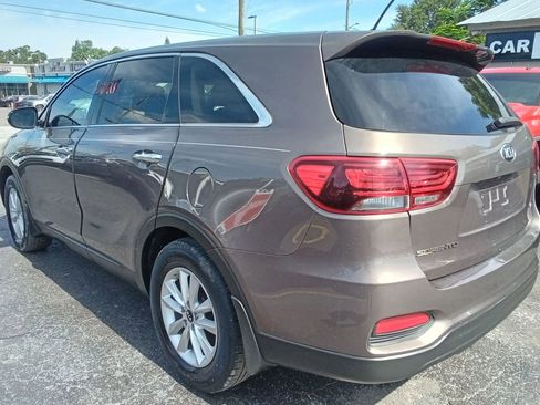 Used 2020 Kia Sorento LX image 7