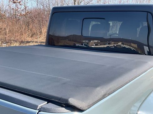 Used 2024 Jeep Gladiator Sport image 24