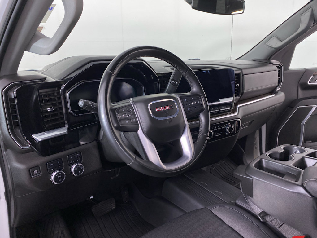 Used 2024 GMC Sierra 1500 SLE w/ Preferred Package AWD/4WD image 2