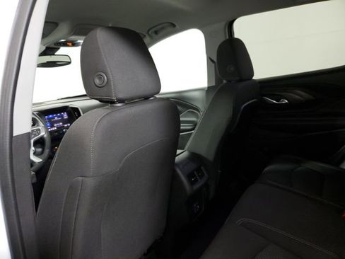 Used 2024 GMC Terrain SLE image 11