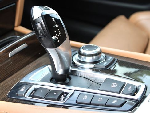 Used 2012 BMW 750Li xDrive image 25