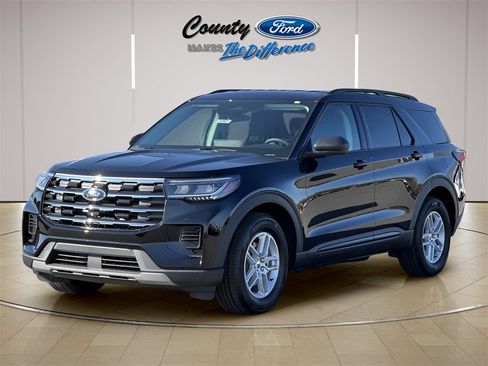 New 2026 Ford Explorer Active image 2
