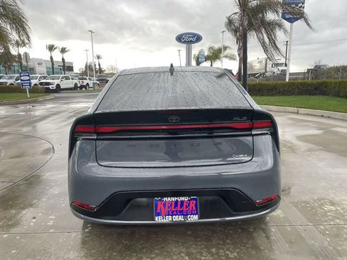 Used 2023 Toyota Prius XLE image 7