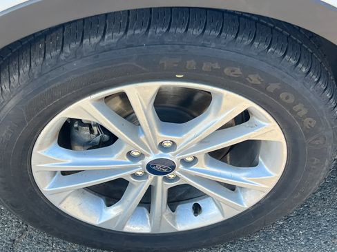 Used 2019 Ford Escape SE FWD image 10