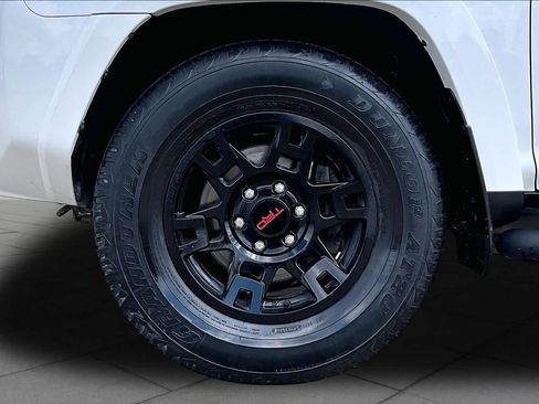 Used 2022 Toyota 4Runner SR5 RWD image 11