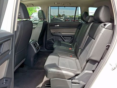 Certified 2023 Volkswagen Atlas SE w/ Panoramic Sunroof Package AWD/4WD image 10