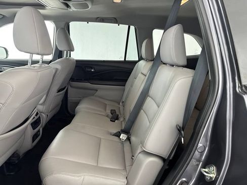 Used 2020 Honda Pilot Touring image 31