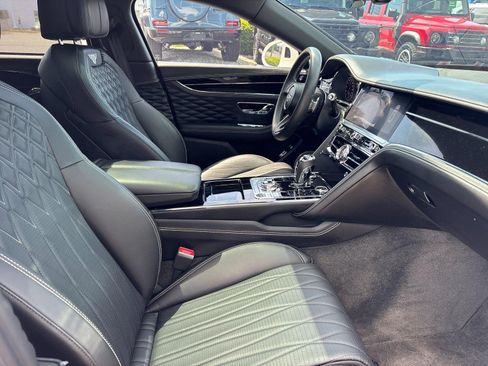 Used 2021 Bentley Flying Spur W12 AWD/4WD image 2