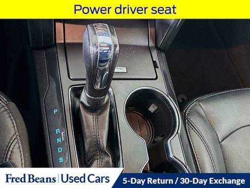 Used 2017 Ford Explorer XLT w/ Equipment Group 202A AWD/4WD image 22