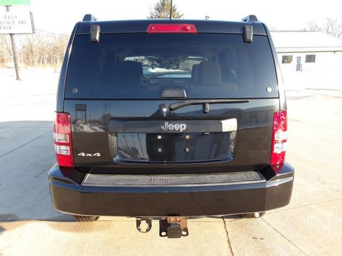 Used 2009 Jeep Liberty Sport w/ Popular Equipment Group image 4