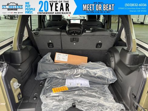New 2026 Jeep Wrangler Unlimited Rubicon AWD/4WD image 8